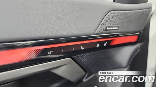 BMW 5 Series 2025 — Photo 33/33