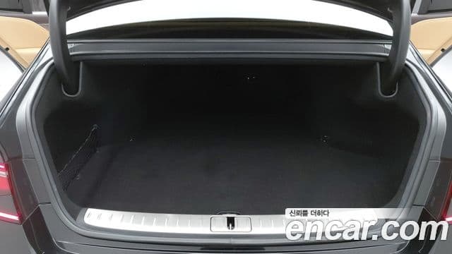Genesis G90 2022 — ფოტო 19/20