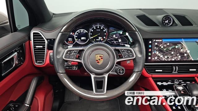 Porsche Cayenne 2022 — ფოტო 13/20