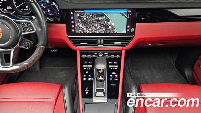Porsche Cayenne 2022 — ფოტო 17/20