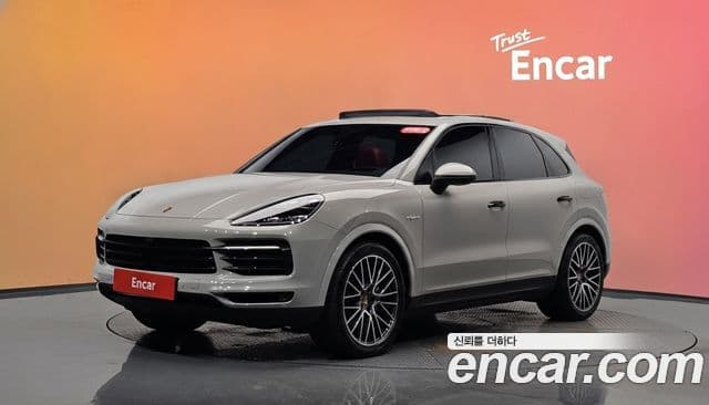 Porsche Cayenne 2022 — ფოტო 1/20