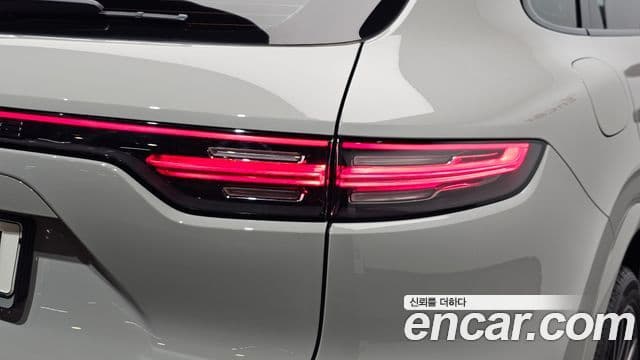 Porsche Cayenne 2022 — Şəkil 12/36