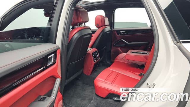 Porsche Cayenne 2022 — Şəkil 22/36