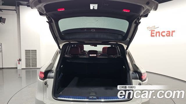 Porsche Cayenne 2022 — Şəkil 18/36