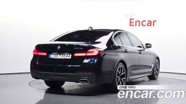 BMW 5 Series 2022 — ფოტო 2/20