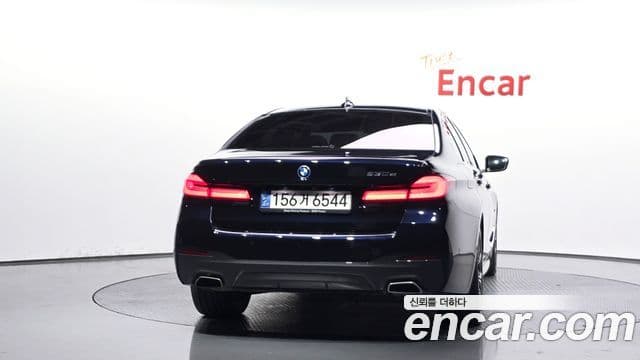 BMW 5 Series 2022 — ფოტო 4/20