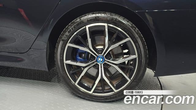 BMW 5 Series 2022 — ფოტო 5/20