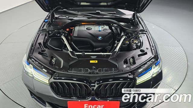 BMW 5 Series 2022 — ფოტო 6/20
