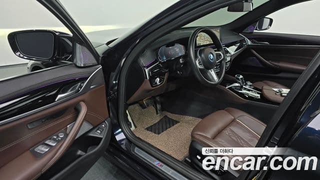 BMW 5 Series 2022 — ფოტო 10/20