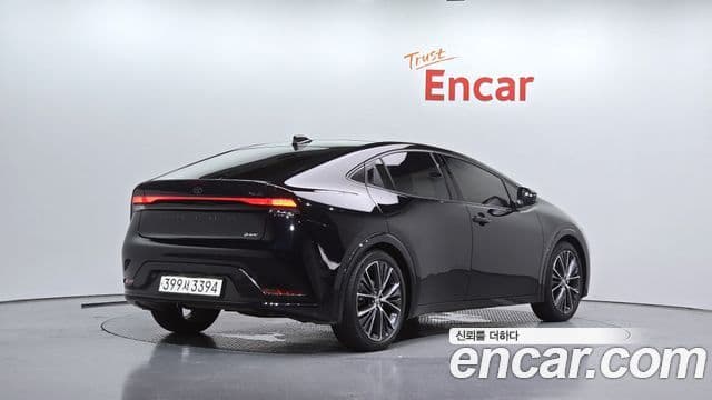 Toyota Prius 2024 — ფოტო 2/20