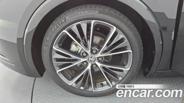 Toyota Prius 2024 — ფოტო 5/20