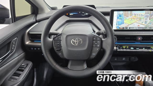 Toyota Prius 2024 — ფოტო 13/20