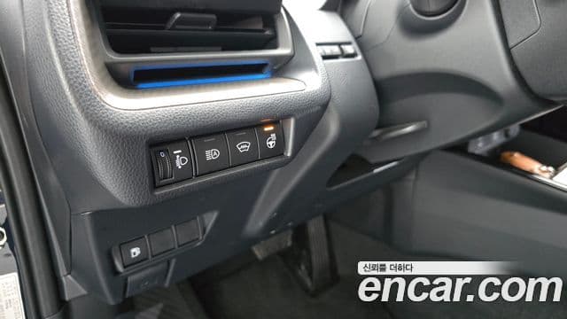 Toyota Prius 2024 — ფოტო 18/20