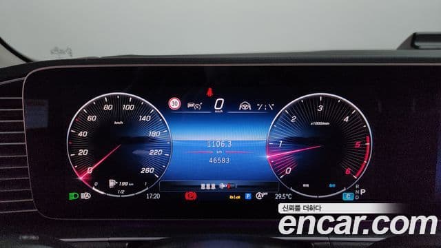 Mercedes-Benz GLE-Class 2024 — Photo 2/34