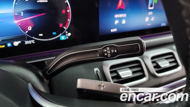 Mercedes-Benz GLE-Class 2024 — Photo 26/34