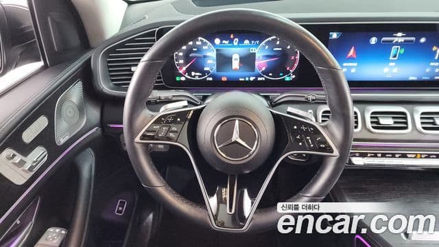 Mercedes-Benz GLE-Class 2024 — Photo 21/34
