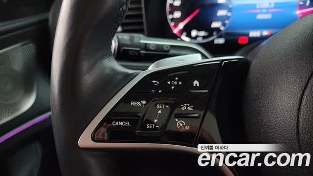 Mercedes-Benz GLE-Class 2024 — Photo 3/34