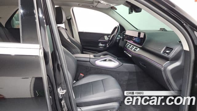 Mercedes-Benz GLE-Class 2024 — Photo 17/34