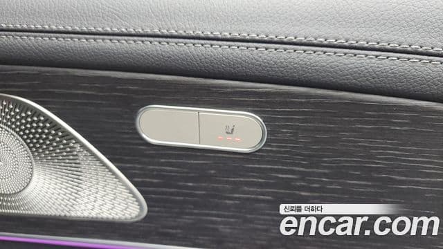 Mercedes-Benz GLE-Class 2024 — Photo 6/34