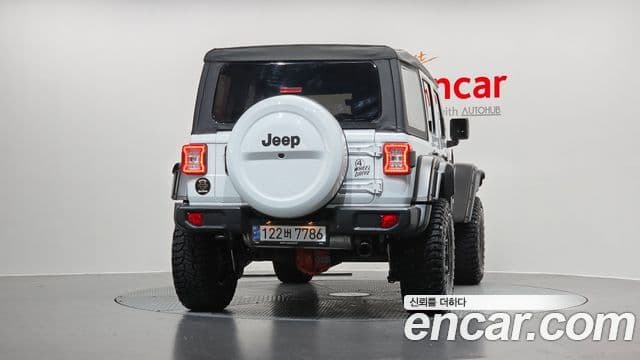 Jeep Wrangler 2020 — ფოტო 4/20