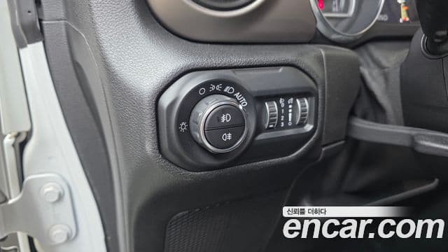 Jeep Wrangler 2020 — Şəkil 30/30