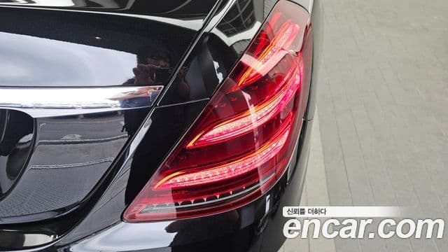 Mercedes-Benz S-Class 2019 — Photo 8/34