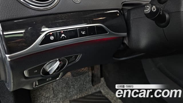 Mercedes-Benz S-Class 2019 — Photo 17/34