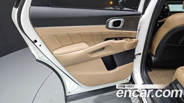 Kia Sorento 2025 — Photo 17/33