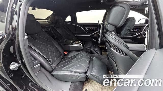 Mercedes-Benz S-Class 2021 — Photo 21/36