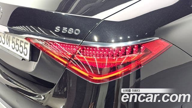 Mercedes-Benz S-Class 2021 — Photo 15/36