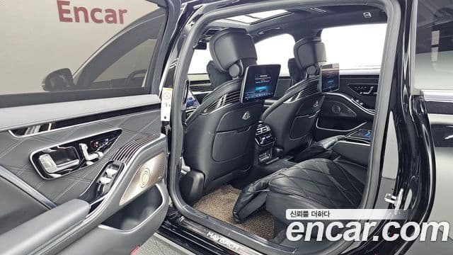 Mercedes-Benz S-Class 2021 — Photo 18/36