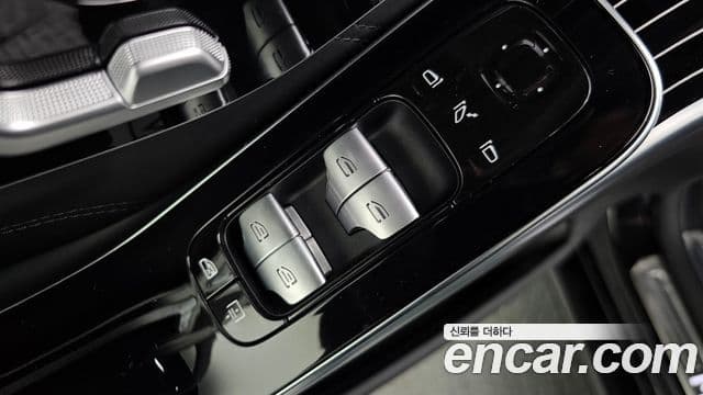 Mercedes-Benz S-Class 2021 — Photo 11/36