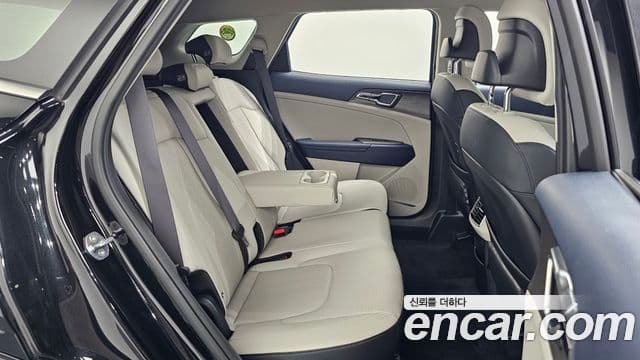 Kia Sportage 2023 — Şəkil 12/20