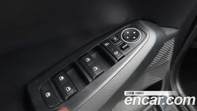Kia Seltos 2021 — Фото 19/20