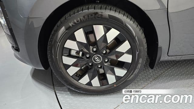 Hyundai Staria 2025 — ფოტო 5/20