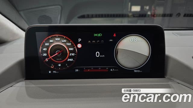 Hyundai Staria 2025 — ფოტო 8/20