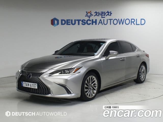 Lexus ES300h 2019 — Şəkil 1/1