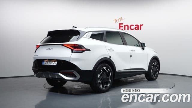 Kia Sportage 2023 — ფოტო 2/20