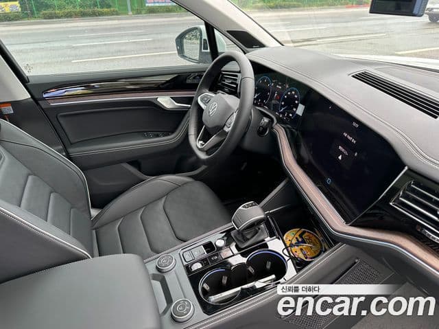 Volkswagen Touareg 2026 — ფოტო 10/20