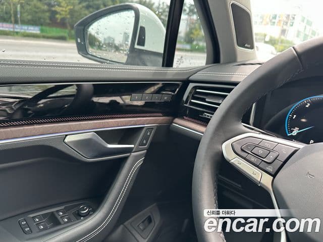 Volkswagen Touareg 2026 — ფოტო 14/20
