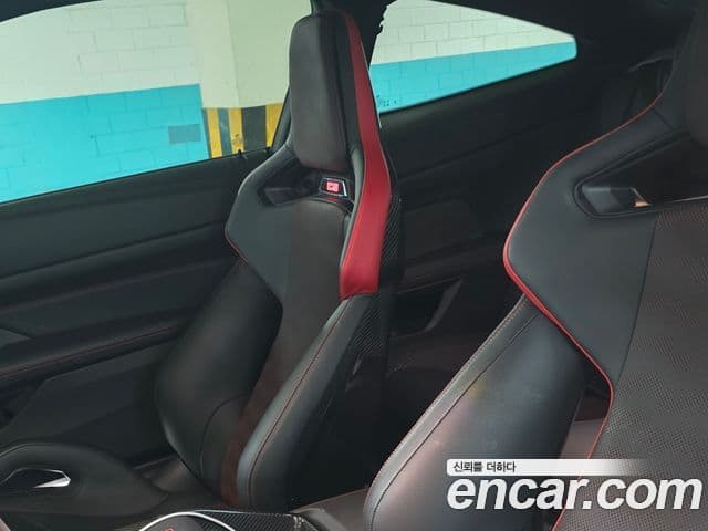 BMW M4 2025 — Şəkil 9/10
