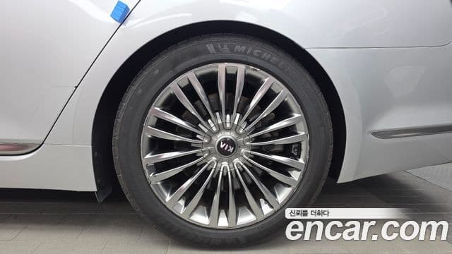 Kia The K9 2018 — Photo 24/34