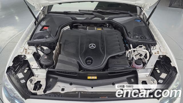 Mercedes-Benz E-Class 2021 — ფოტო 6/20