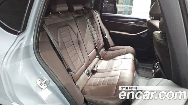 BMW X4 2025 — Photo 19/33