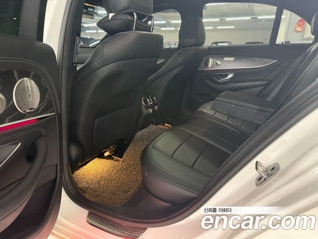 Mercedes-Benz E-Class 2021 — Şəkil 8/19