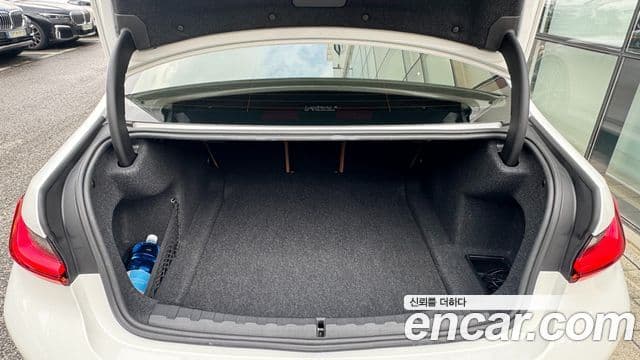 BMW 3 Series 2023 — фото 20 из 20