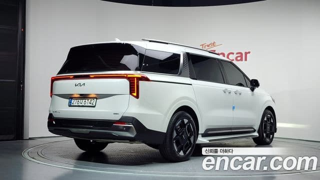 Kia Carnival 2024 — Фото 2/20