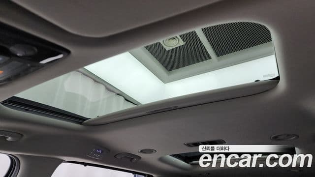 Kia Carnival 2024 — Фото 18/20