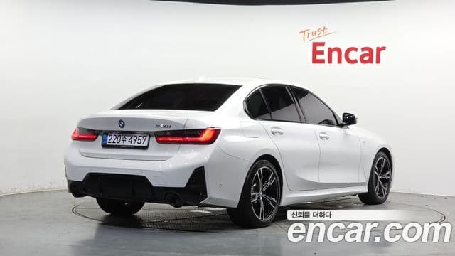 BMW 3 Series 2023 — ფოტო 2/20