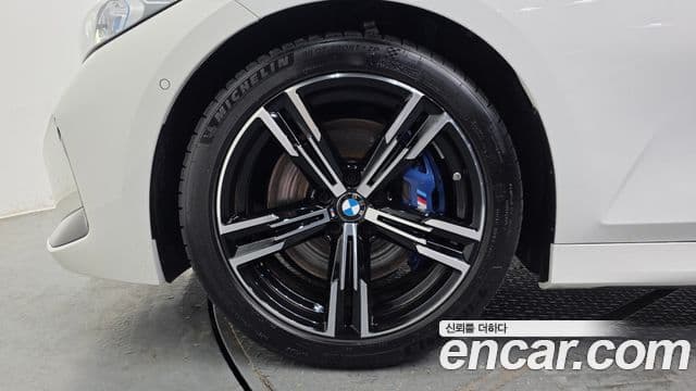 BMW 3 Series 2023 — ფოტო 5/20
